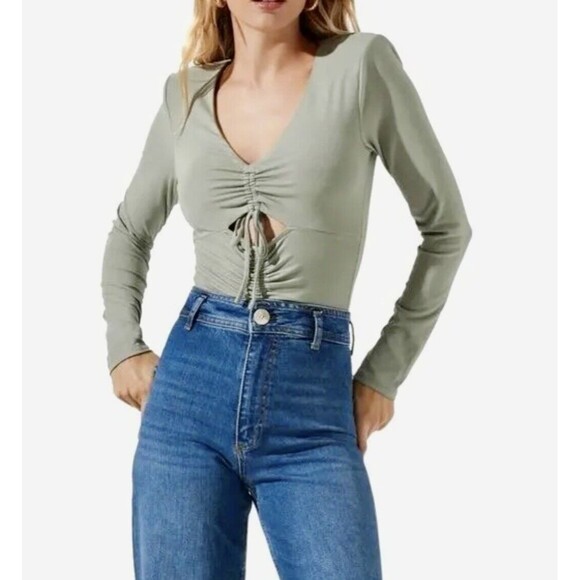 NEW-ASTR The Label Women Size L Gathered V-Neck Cutout Bodysuit Minimalist Boho - Picture 1 of 13